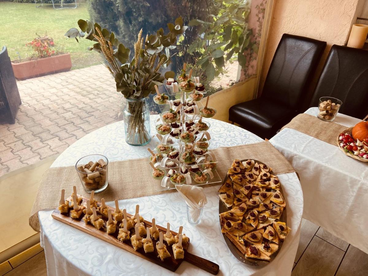 Hotel Logis La Bastide Des Golfs 3*