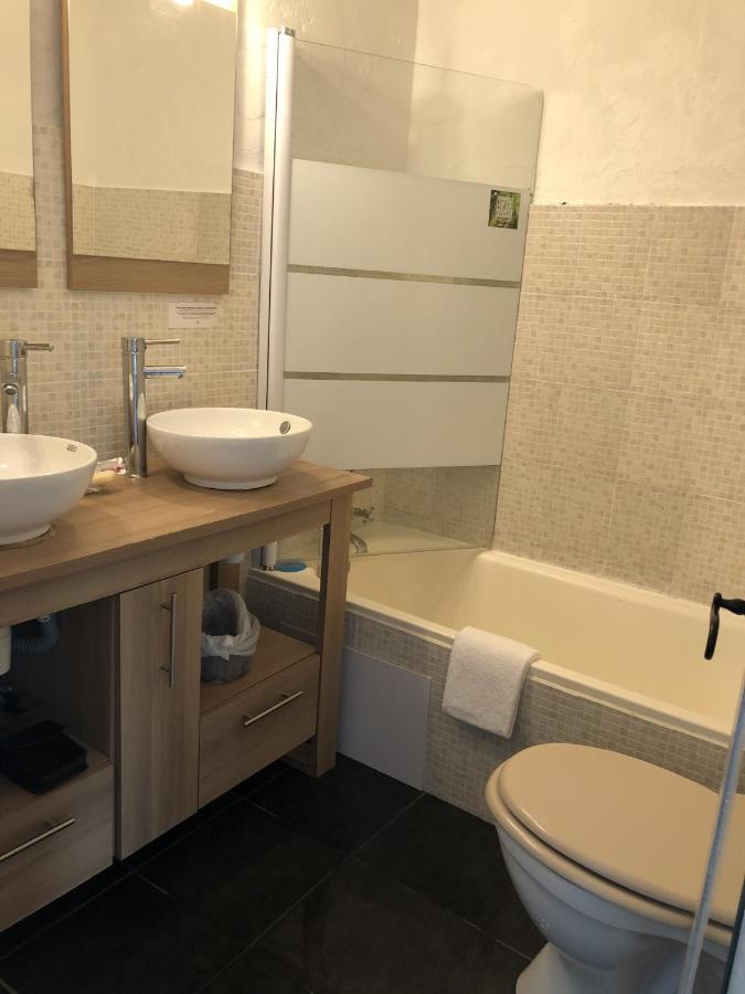 Logis La Bastide Des Golfs Hotel