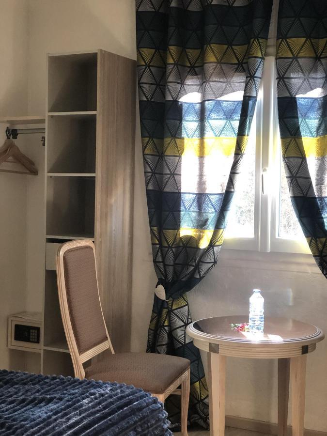 Hotel Logis La Bastide Des Golfs 3*